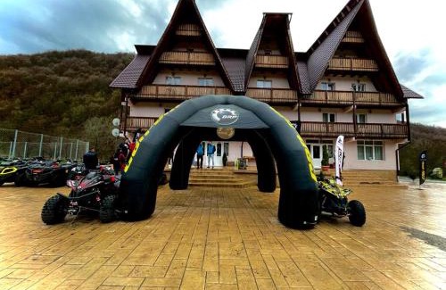 Turnu Ruieni House | CONACUL VANATORULUI, Borlova - MUNTELE MIC - Enduro Base