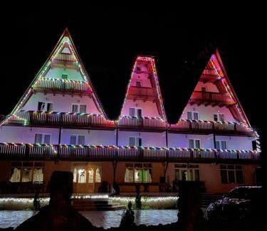 Turnu Ruieni House | CONACUL VANATORULUI, Borlova - MUNTELE MIC - Enduro Base