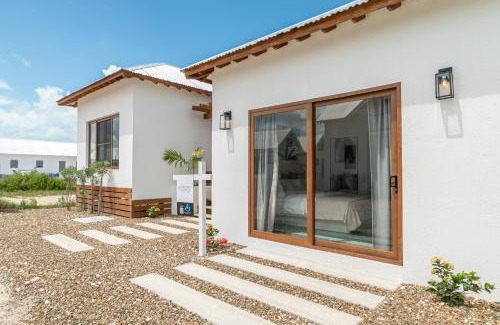 San Pedro Villa | Conch Shell Cottage and The PoolClub at Mahogany Bay!