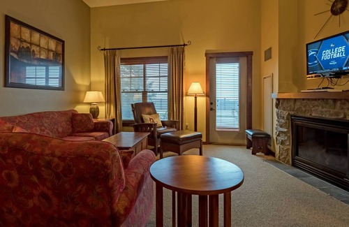 Snowshoe Condo | Condo ∙ 2 bedrooms ∙ 6 guests