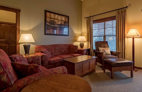 Snowshoe Condo | Condo ∙ 2 bedrooms ∙ 6 guests