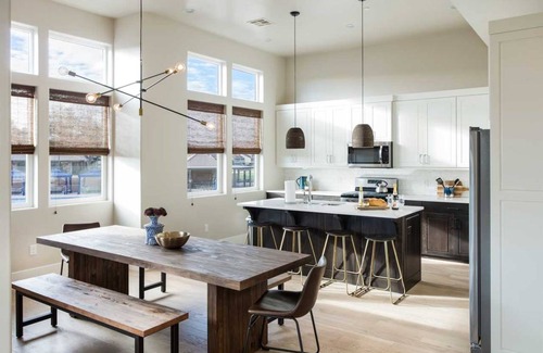 Bloomington Condo | Condo ∙ 3 bedrooms ∙ 10 guests