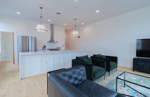 Van Buren Condo | Condo A Gallery Suite - Downtown Marion