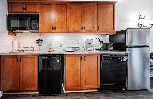 Vernon Condo | Condo at Mtn Creek 1 Bdr 1 Bath sleep 4 Mtn view #308