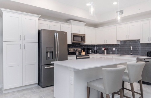 Bay Lake Apartment | Condo Chic - Two Bedroom Apartment, Sleeps 5