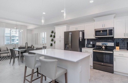Bay Lake Apartment | Condo Chic - Two Bedroom Apartment, Sleeps 5