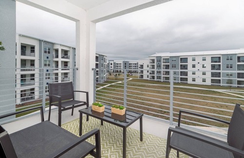 Bay Lake Apartment | Condo Chic - Two Bedroom Apartment, Sleeps 5