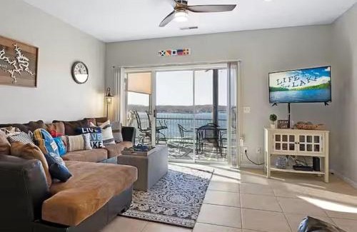 Lakeland Apartment | Condo, HOA pool, close to Bagnell Dam, amazing views