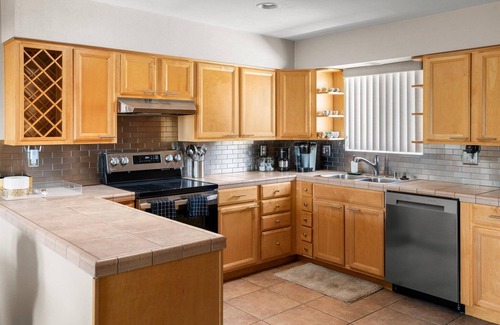 Southwest Village Condo | Condo in Old Town with Pool & Prime Location