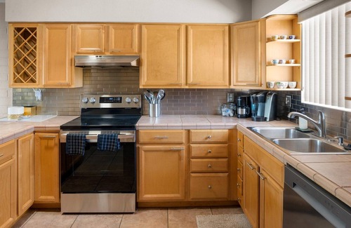 Southwest Village Condo | Condo in Old Town with Pool & Prime Location