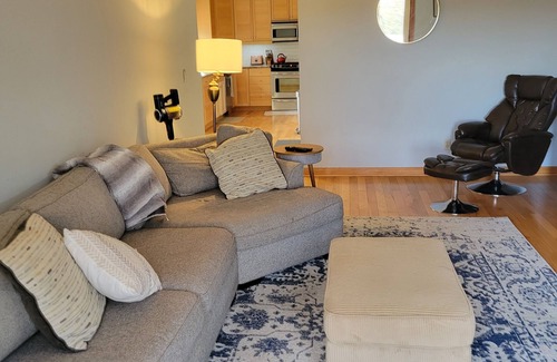 Corbett - Terwilliger - Lair Hill Condo | Condo in the heart of SW Portland