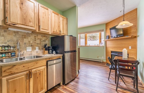 Wildernest Condo | Condo on Base of Buffalo Mountain, Private Deck, Incredible Views, Near Hikes
