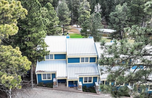 Cloudcroft House | Condo on the Golf Course!