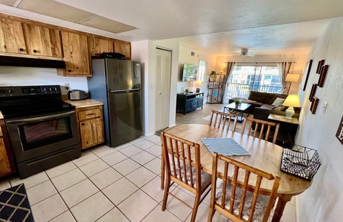 Iona Condo | Condo Sanibel Sunsets: 2-Bedroom Condo, Moments from Beaches
