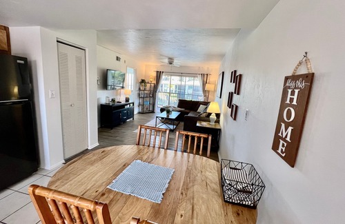 Iona Condo | Condo Sanibel Sunsets: 2-Bedroom Condo, Moments from Beaches