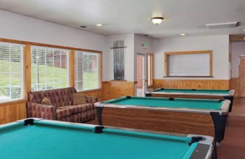Big Bear Lake Resort | Condo Style Resort Big Bear Lake Full Kitchen, BBQ Grill, Patio, Three Hot Tubs