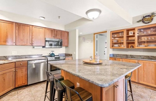 Stratton Mountain Condo | Condo-Walk to Stratton Village-Summer activities