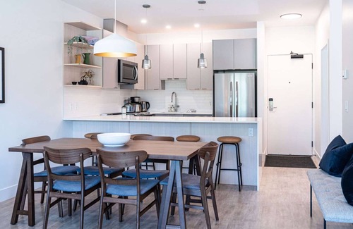 Revelstoke Condo | Condo with Private Hot Tub - Revelstoke Vacations - North Bowl Nook