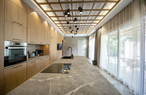 Apollonia Villa | Condo with private pool - 5 minutes from the beach