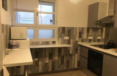 Faubourg Condo | Condominium housing. Park near city center
