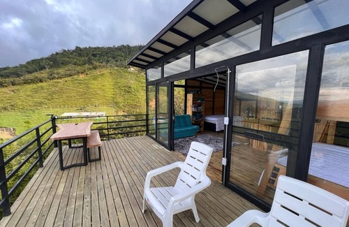 San Rafael Cabin | Conecta con la Magia, Hermosa Cabaña en la Colina