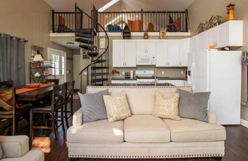 Livonia Cottage | Conesus Lakeview Oasis with Pontoon Rental options