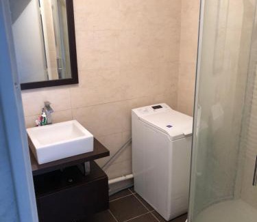 Vaulx-en-Velin Apartment | Confort d’Ange