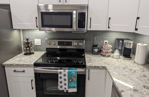 Saskatoon House | Confortable brand-new 1-bedroom close to downtownnn