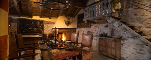 Verrayes House | Confrérie du Moyen Âge