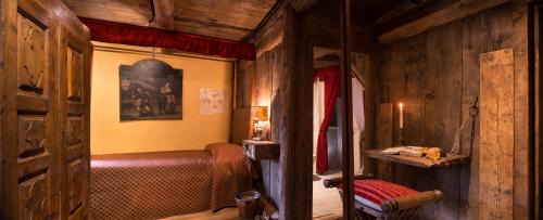 Verrayes House | Confrérie du Moyen Âge