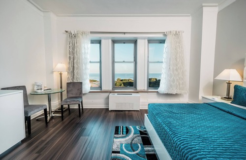 The Loop Hotel | Congress Plaza Hotel