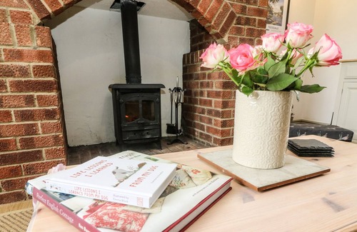 Staindrop Cottage | CONISTON HOUSE, pet friendly, with open fire in Staindrop