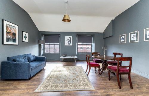 Broadstone Apartment | Connaught Apartment, 7 Henrietta Street, Dublin City Centre