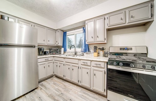 Conneaut Lake Apartment | Conneaut Lake Apartment < 1 Mi to Waterfront!