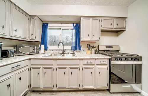 Conneaut Lake Apartment | Conneaut Lake Apartment < 1 Mi to Waterfront!