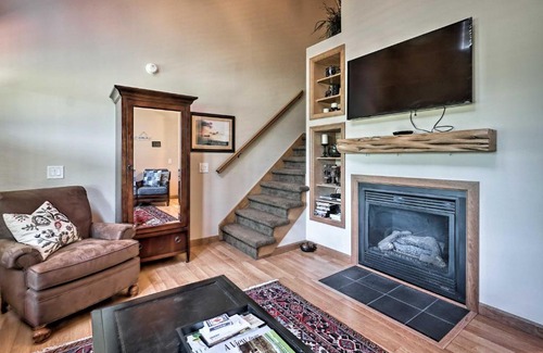 Conneaut Lakeshore House | Conneaut Lake Home with Yard, half Mi to BeachandPark