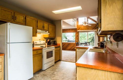 Laclede House | Conrad Vista Waterfront Home