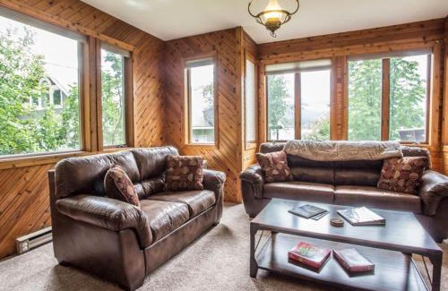 Laclede House | Conrad Vista Waterfront Home