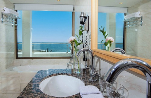 Geroskipou Hotel | Constantinou Bros Pioneer Beach Hotel