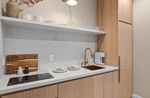 Almont Cabin | Constellation Lyra Suite