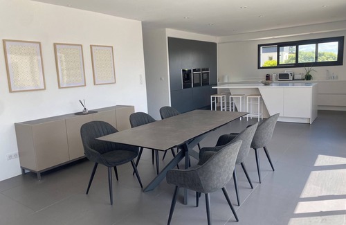 Villez-sous-Bailleul Villa | Contemporary house