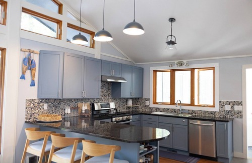Lansing House | Contemporary Cayuga Lakehouse 3BR/3BA/Sleeps 9
