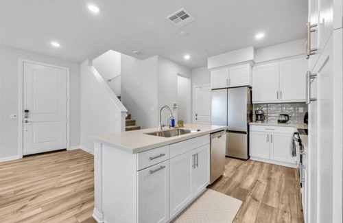 Upland Condo | Contemporary · Chic Retreat · Home Away from Home!