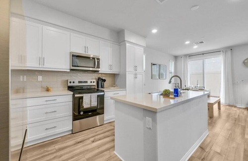 Upland Condo | Contemporary · Chic Retreat · Home Away from Home!
