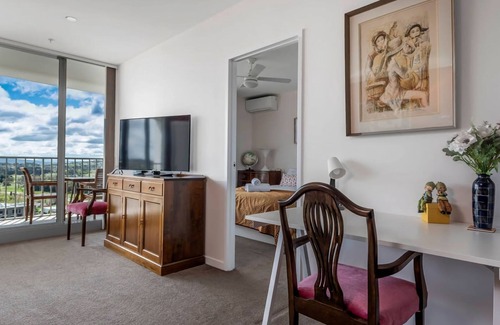 Phillip Apartment | Contemporary City Escape Phillip ACT