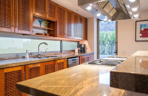 Pedregal House | Contemporary, clean, spacious ocean view villa, huge pool, 2 blocks from Marina