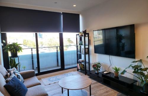 Footscray Apartment | Contemporary Comfort