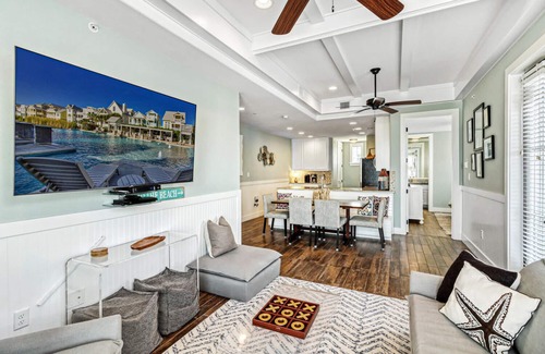 Cinnamon Shore Condo | Contemporary Condo in the Heart of Cinnamon Shore+Great Amenities Nearby!