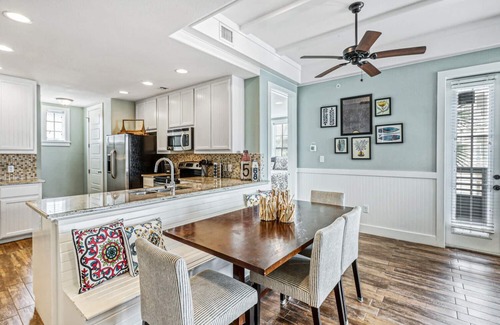 Cinnamon Shore Condo | Contemporary Condo in the Heart of Cinnamon Shore+Great Amenities Nearby!