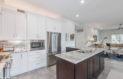 Goodland Condo | Contemporary Condo with Million Dollar View!